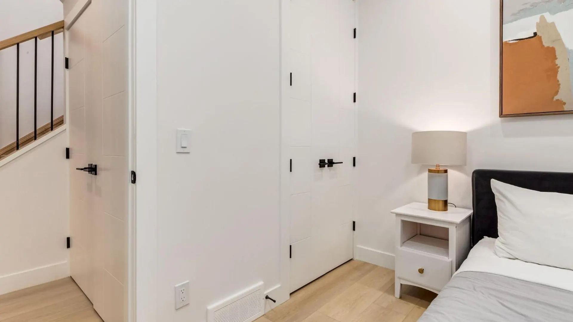 Perfect For Long Stays Free Parking Pets Allowed YYC Ferienhaus