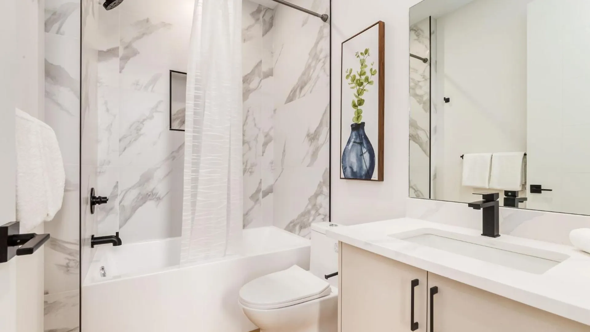 Ferienhaus Perfect For Long Stays Free Parking Pets Allowed YYC