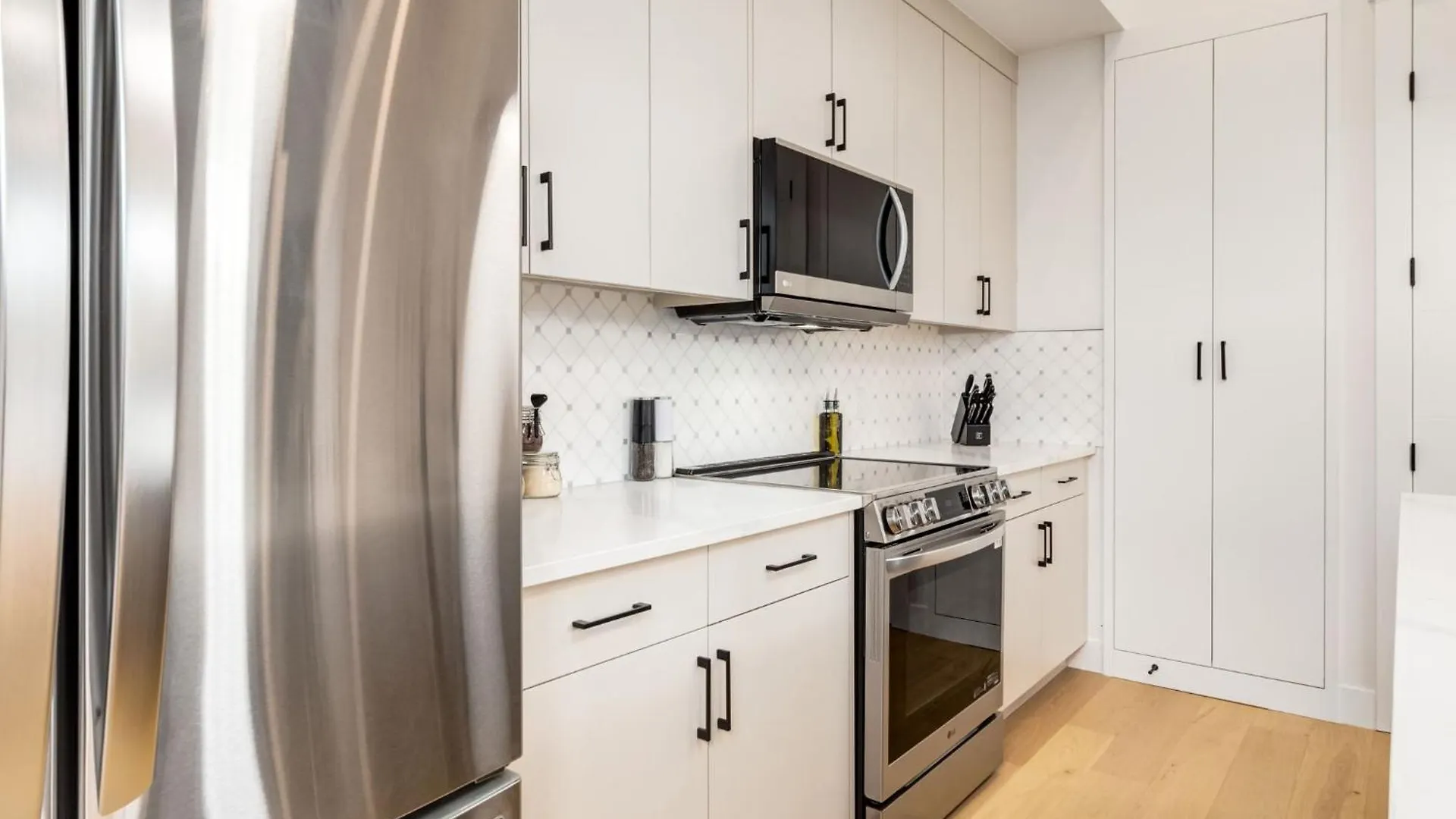 Holiday home Perfect For Long Stays Free Parking Pets Allowed Calgary
